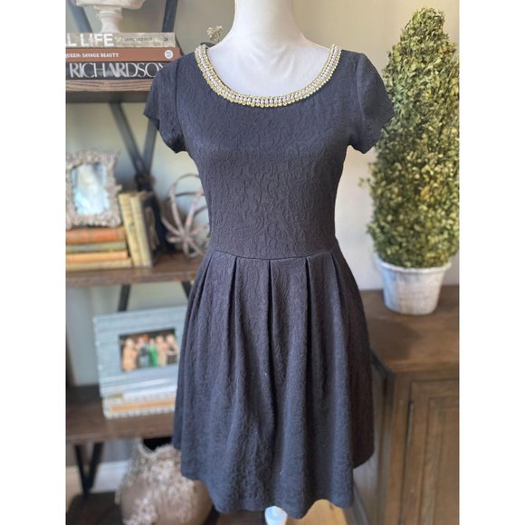 Maison Jules Dresses & Skirts - Maison Jules Textured Embellished Dress Small